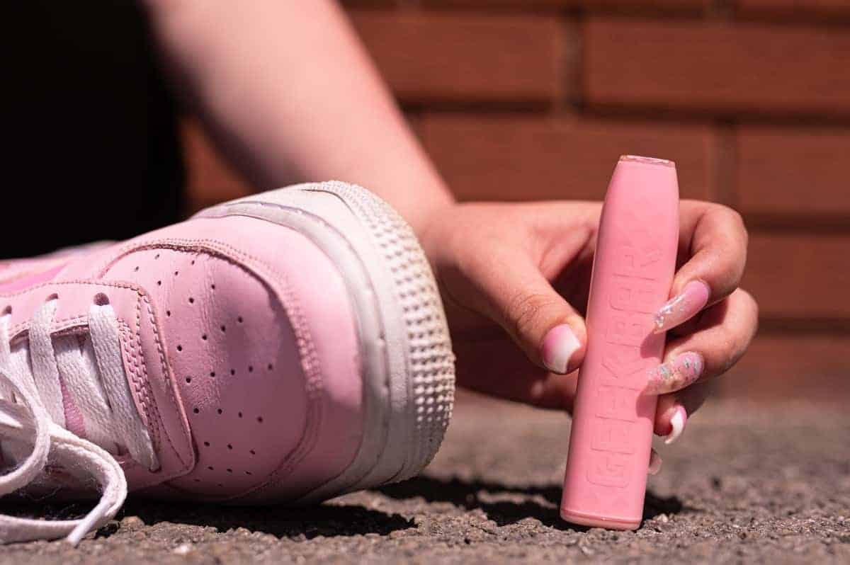 Pink geek bar disposable vape