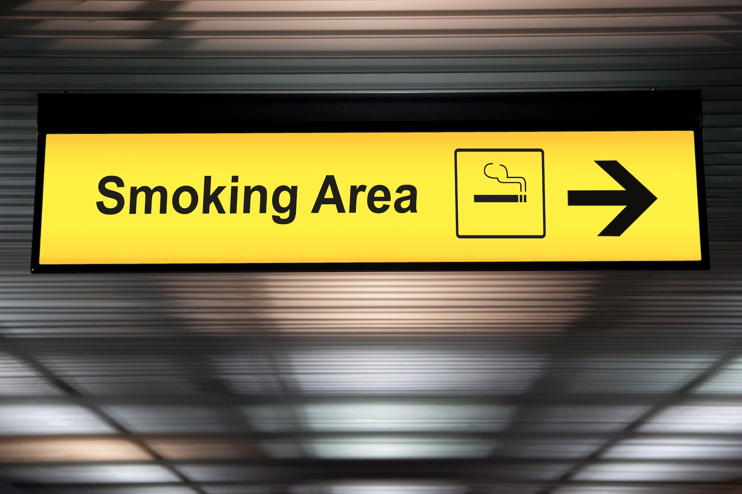 Can you vape in UK airports and where are the smoking areas